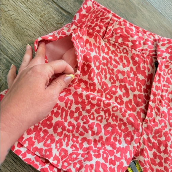 Cynthia Rowley • 100% Linen Animal Print Shorts - Picture 4 of 10